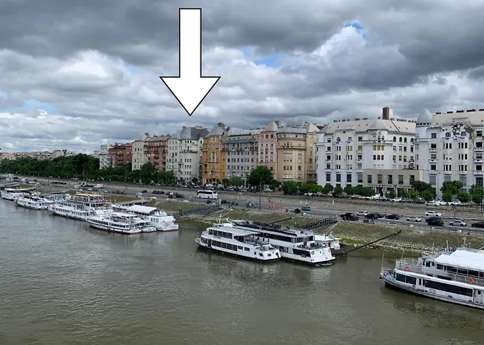 Riverside With Views *