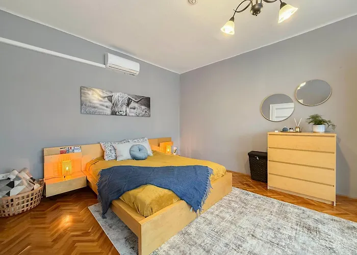 Riverside With Views Appartement *