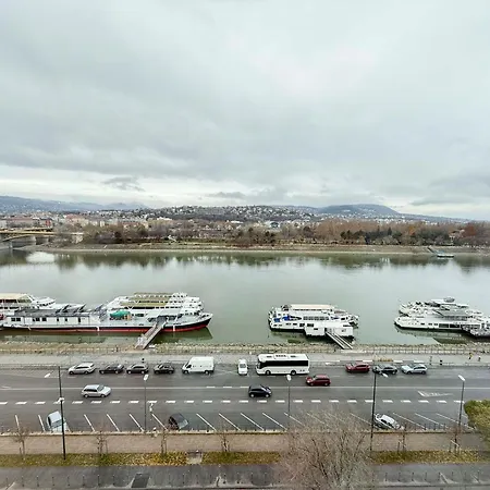Riverside With Views * Budapeszt
