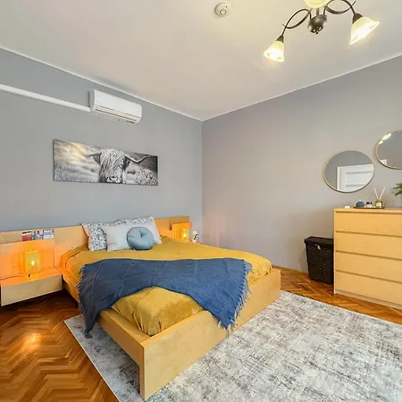 Riverside With Views Apartament *